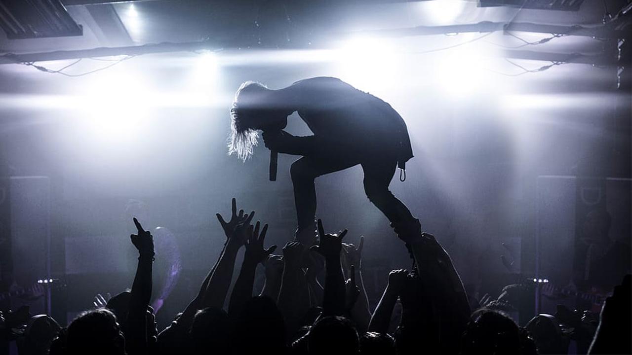 How to perform at a music festival as an indie artist?